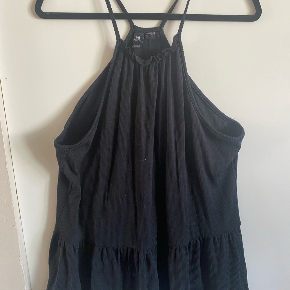 Woman’s Volcom peplum tank XL
